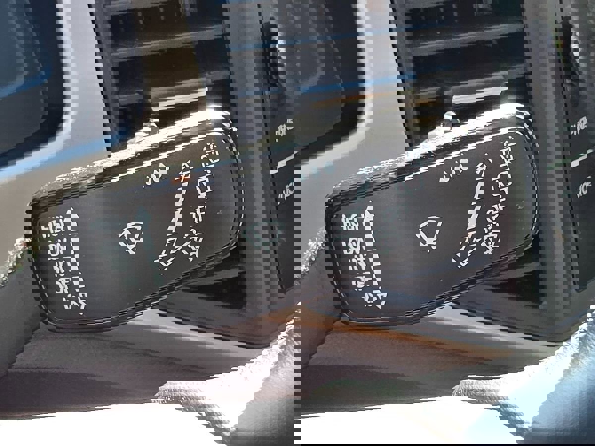 Used 2021 Volkswagen Atlas SE image 48