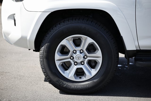 Used 2024 Toyota 4Runner SR5 Premium image 4