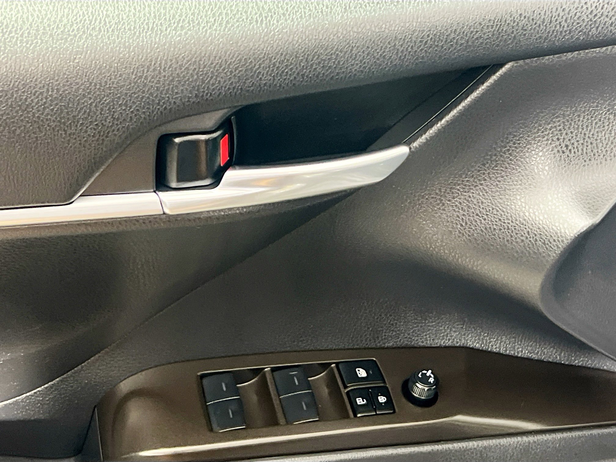 Used 2023 Toyota Camry SE image 16