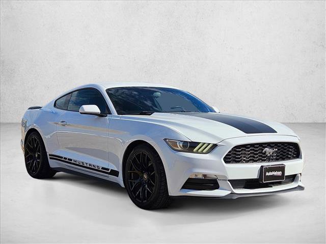 Used 2015 Ford Mustang Coupe RWD image 3