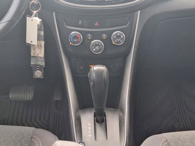 Used 2019 Chevrolet Trax LS w/ LPO, Protection Package FWD image 16