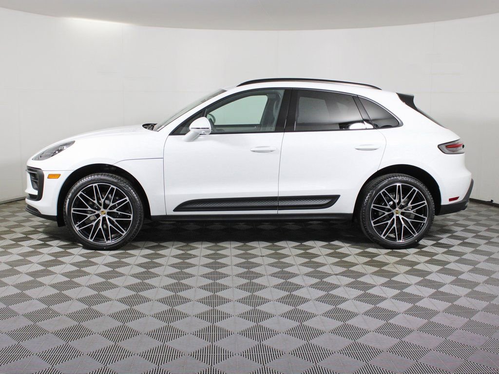 Certified 2026 Porsche Macan AWD/4WD image 2