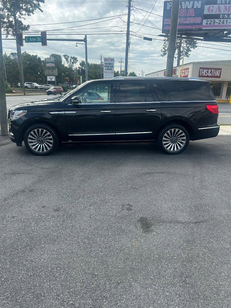 Used 2019 Lincoln Navigator L Reserve image 2