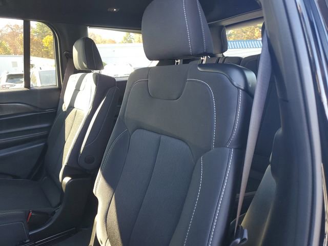 Certified 2025 Jeep Grand Cherokee L Laredo w/ Trailer Tow Package image 15