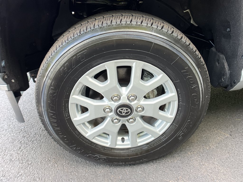 Certified 2024 Toyota Tacoma SR5 AWD/4WD image 24