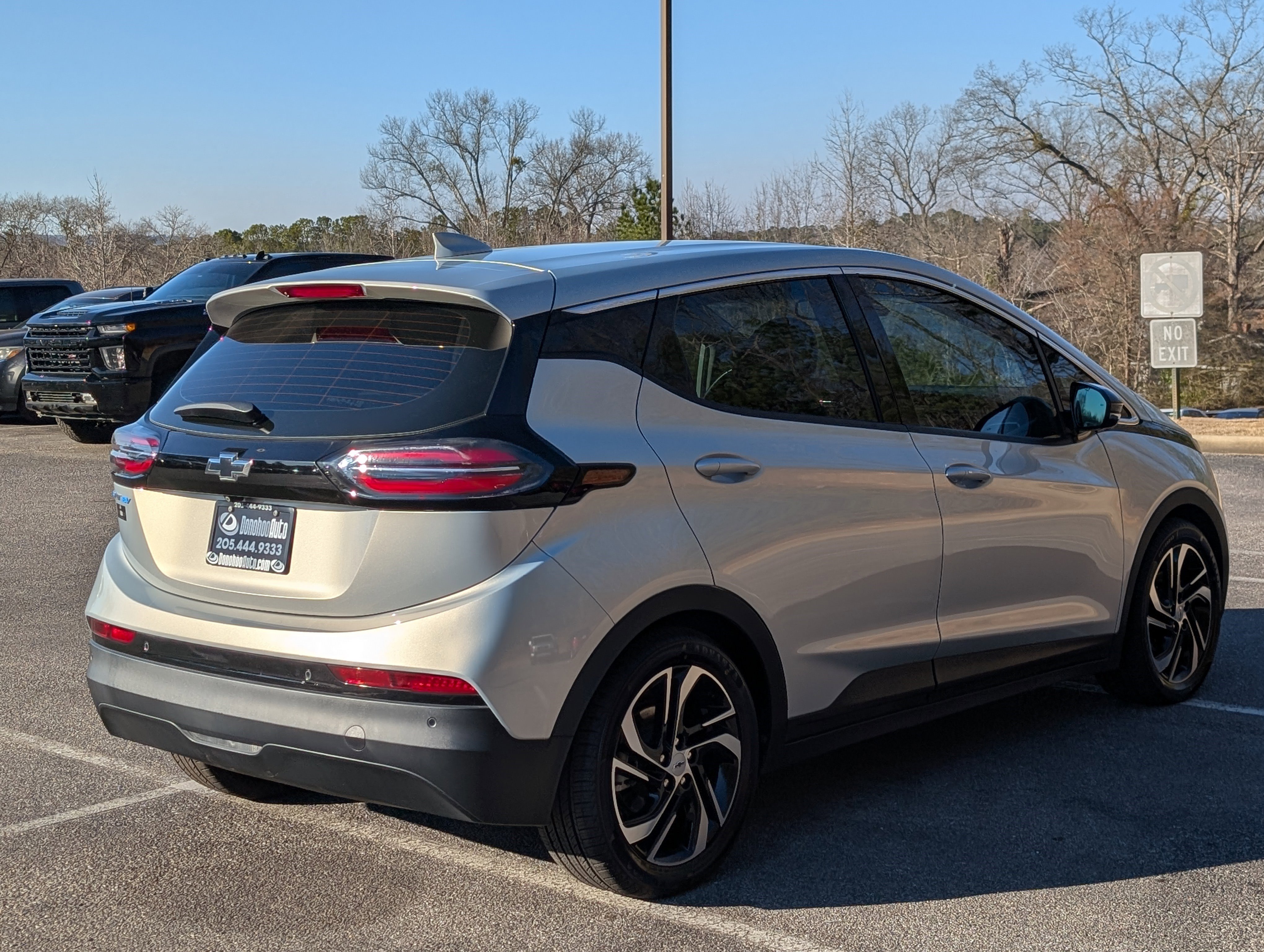 Used 2022 Chevrolet Bolt LT w/ Infotainment Package image 9