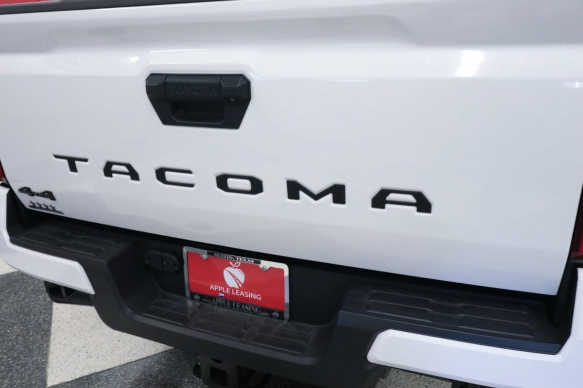 Used 2025 Toyota Tacoma TRD Sport AWD/4WD image 24