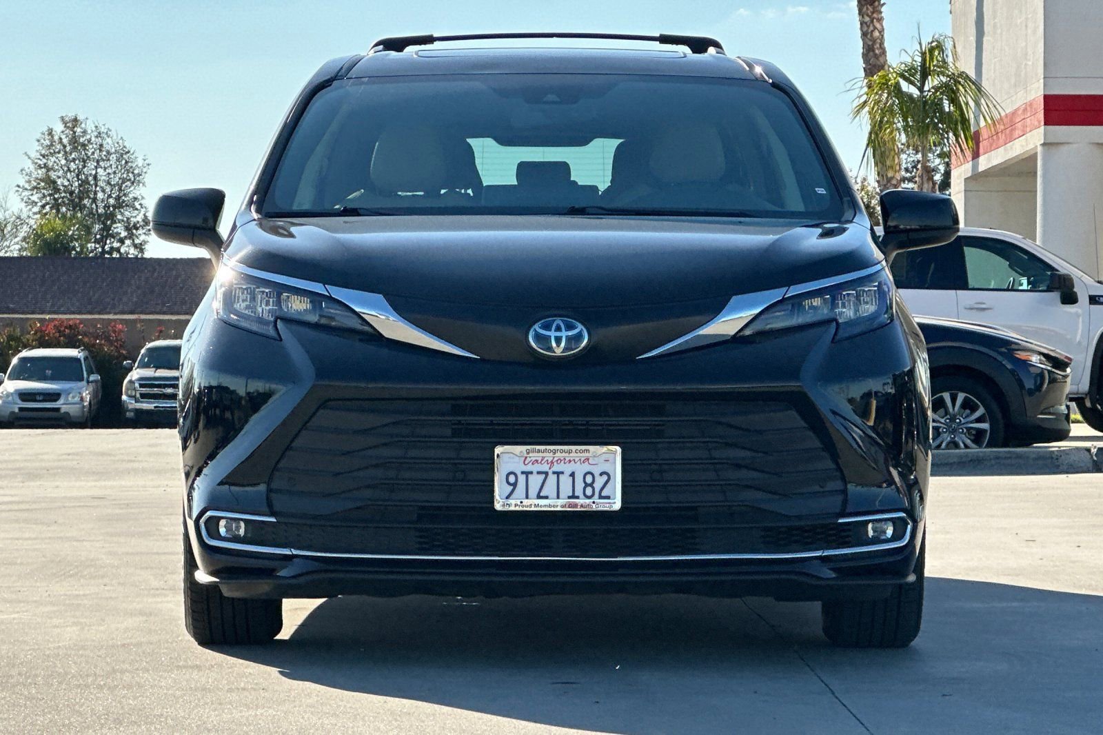 Used 2024 Toyota Sienna XLE image 9