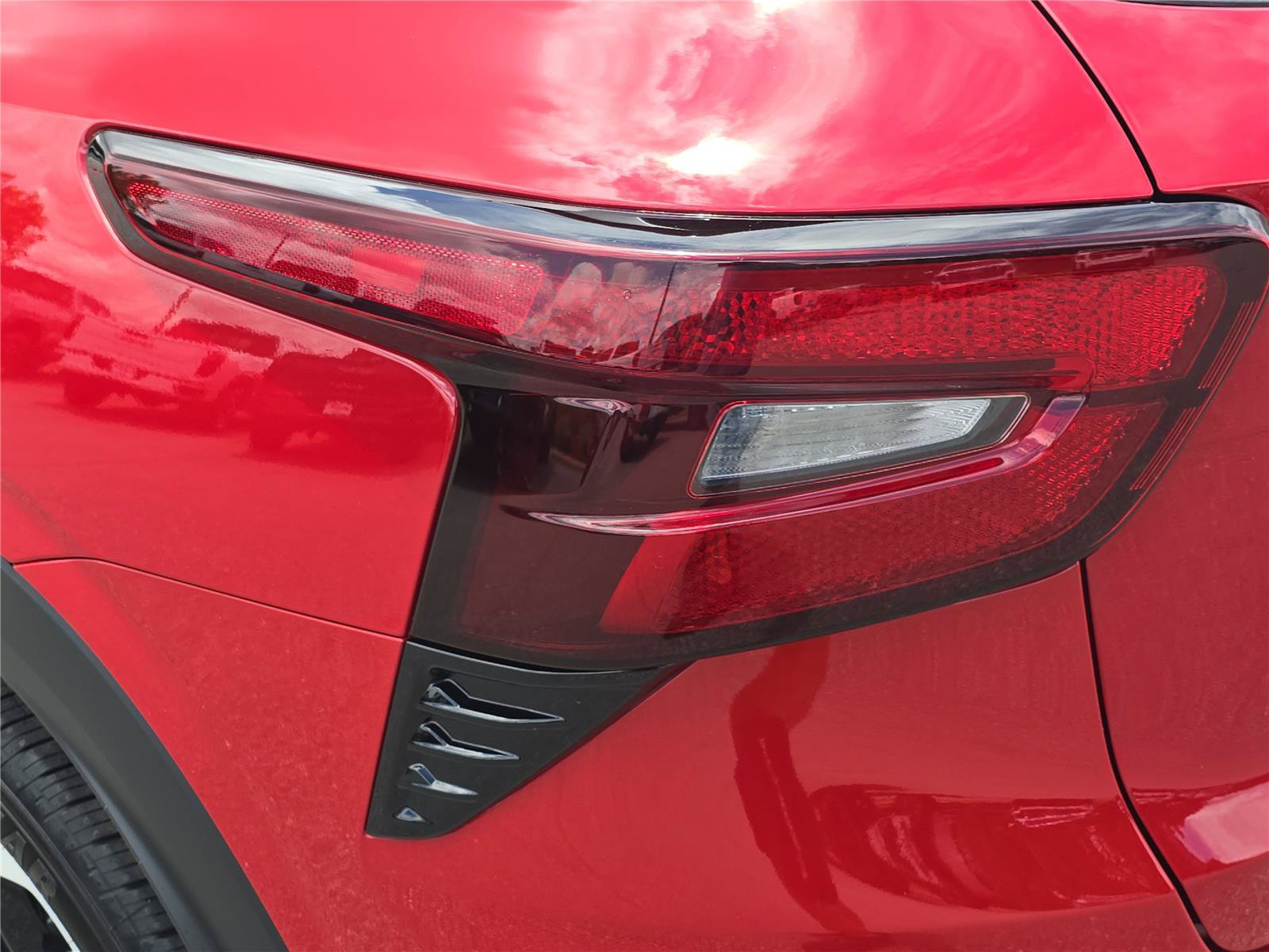 New 2026 Chevrolet Trax RS w/ Sunroof Package FWD image 9