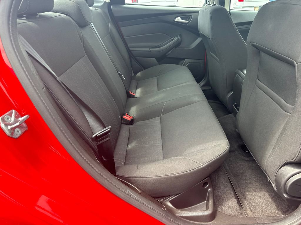 Used 2017 Ford Focus SE FWD image 16