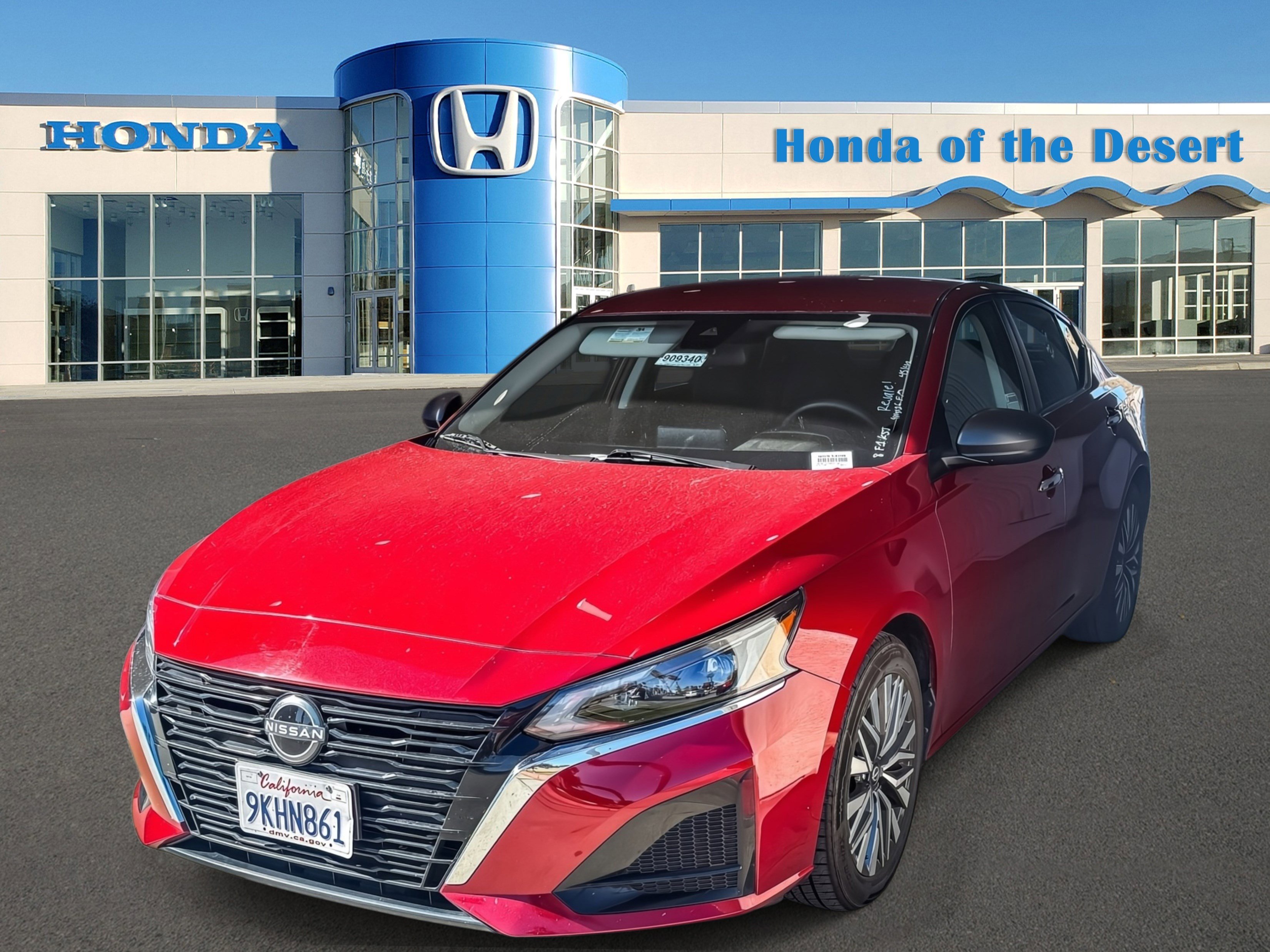 Used 2024 Nissan Altima 2.5 SV FWD image 3