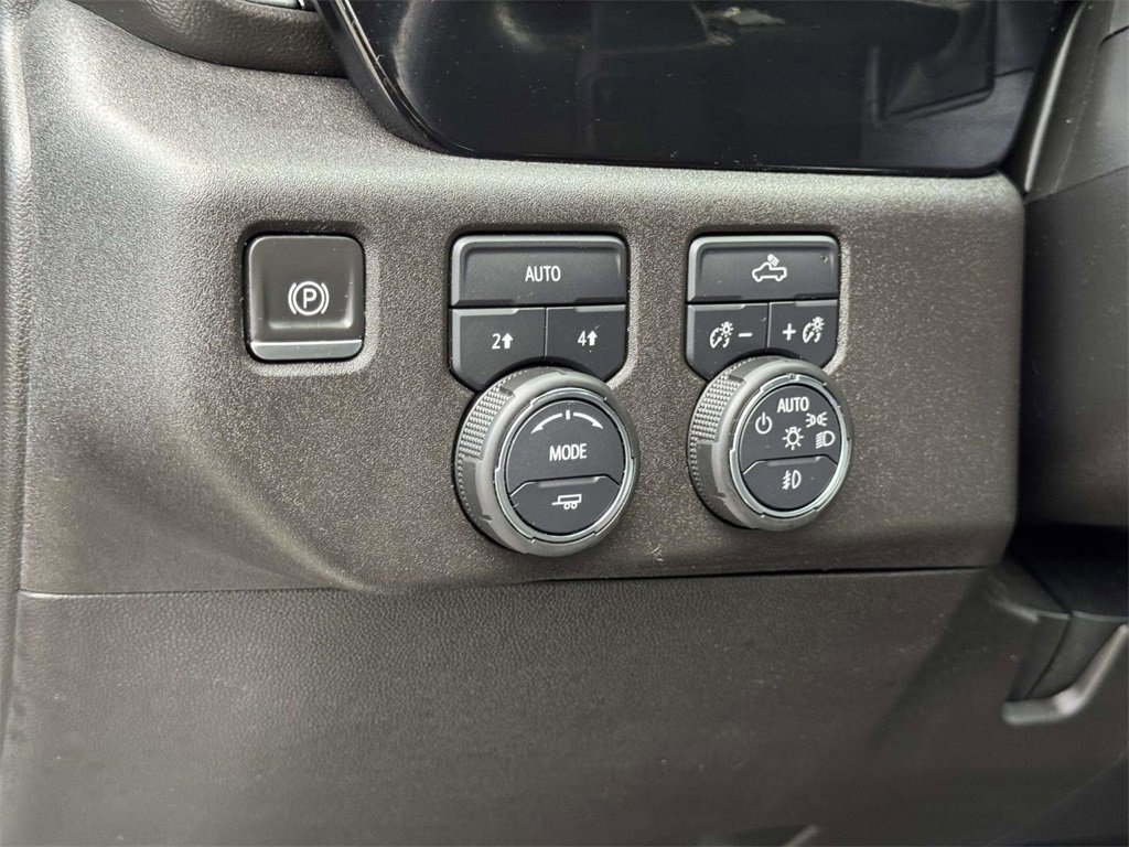 Used 2022 Chevrolet Silverado 1500 RST w/ Redline Edition image 10