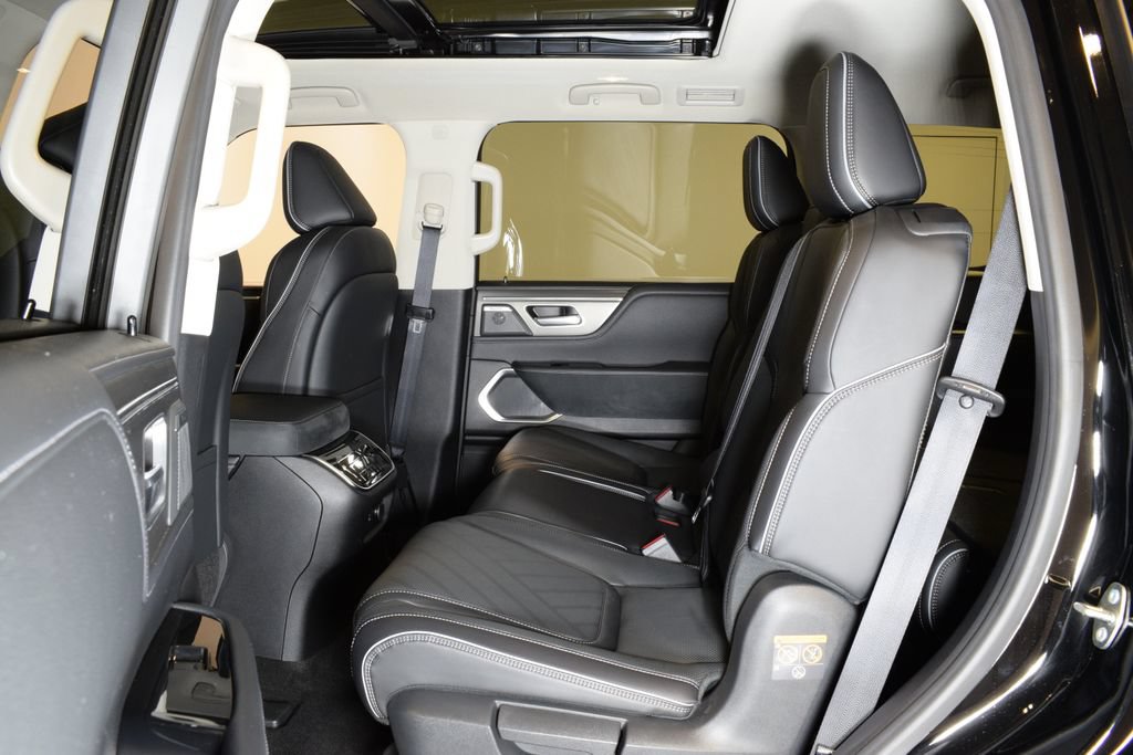 Certified 2026 INFINITI QX80 Luxe w/ Cargo Package AWD/4WD image 29
