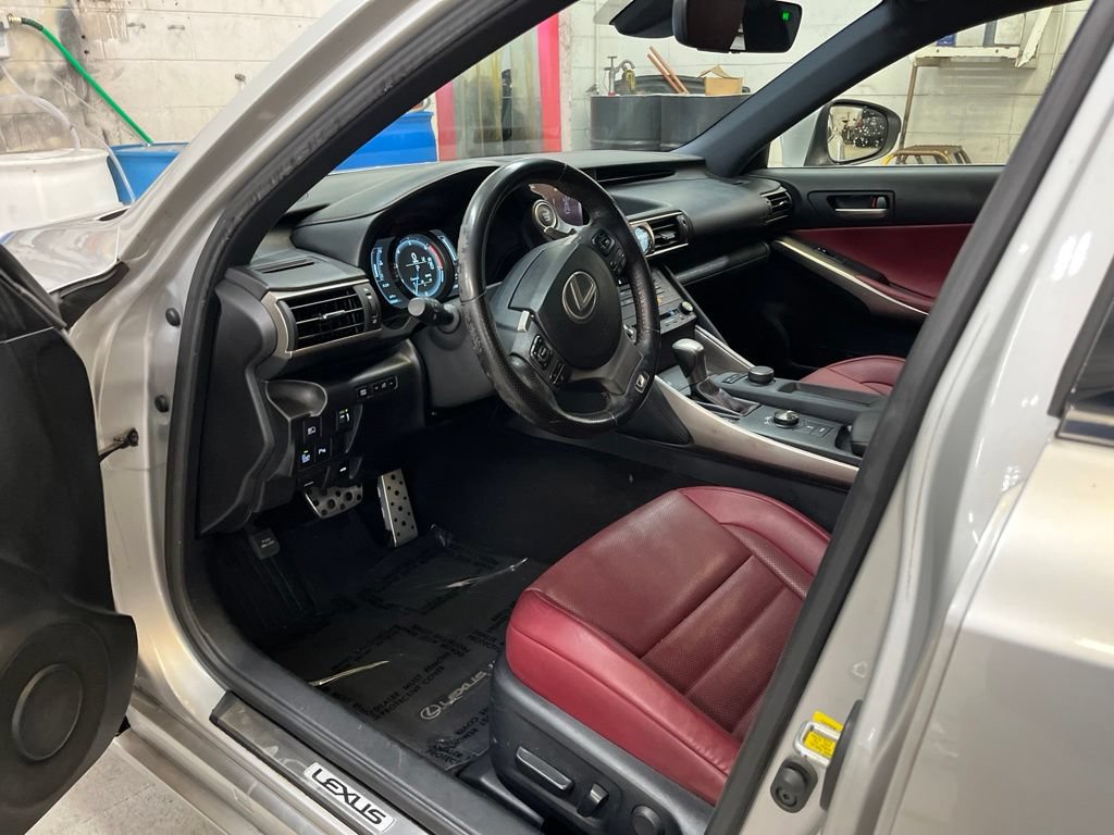 Used 2019 Lexus IS 300 F Sport w/ F Sport Package RWD image 10
