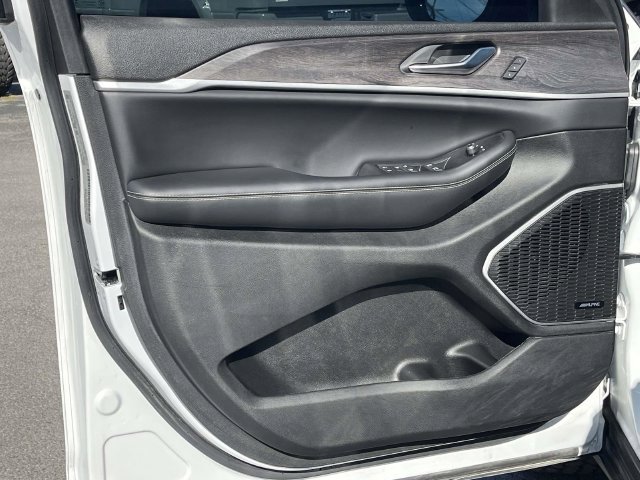 Used 2023 Jeep Grand Cherokee 4WD 4xe w/ Luxury Tech Group II image 15
