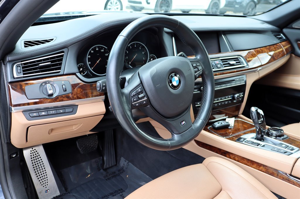 Used 2015 BMW 750Li RWD image 16