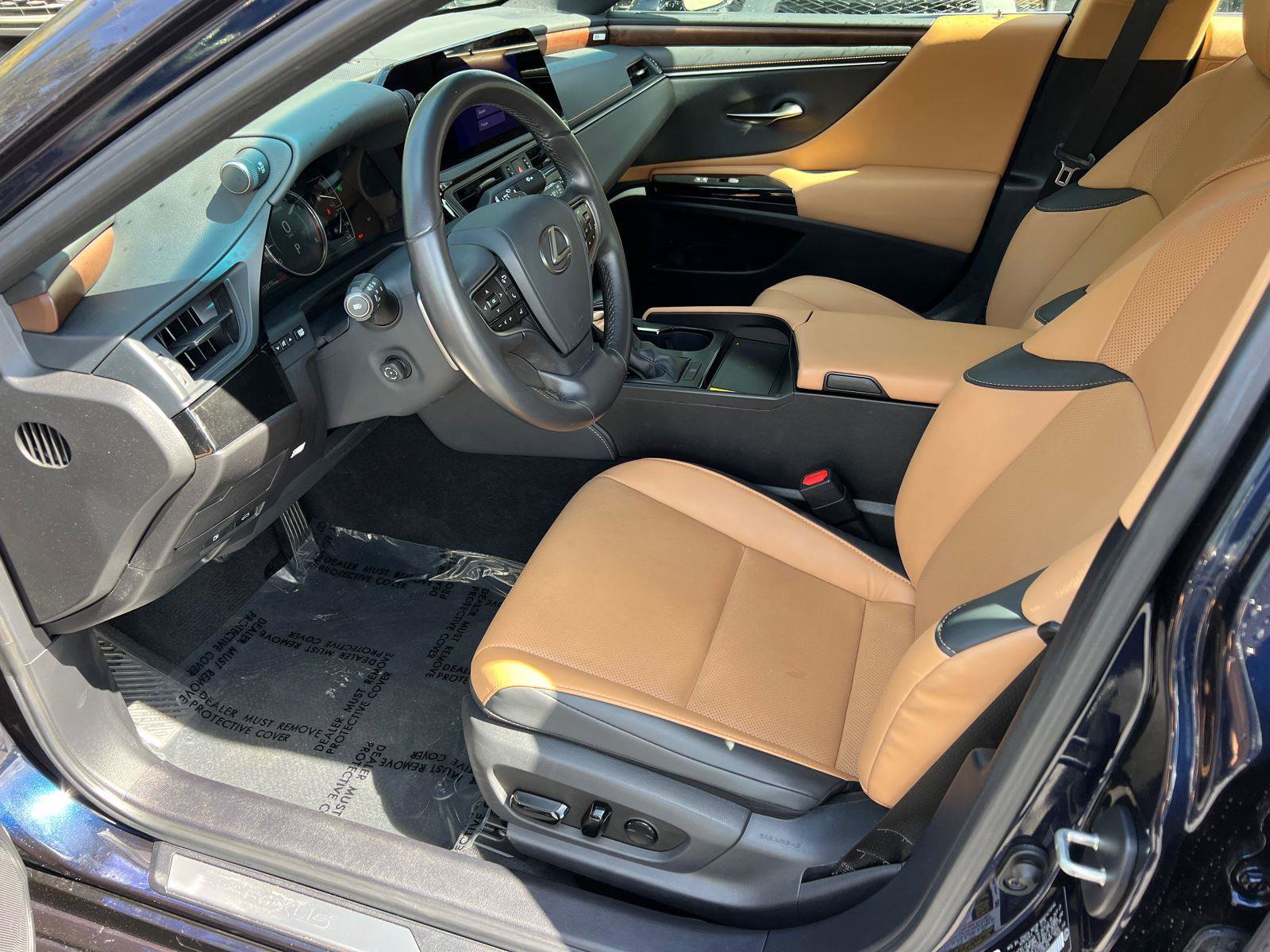 Certified 2025 Lexus ES 350 w/ Premium Package image 5