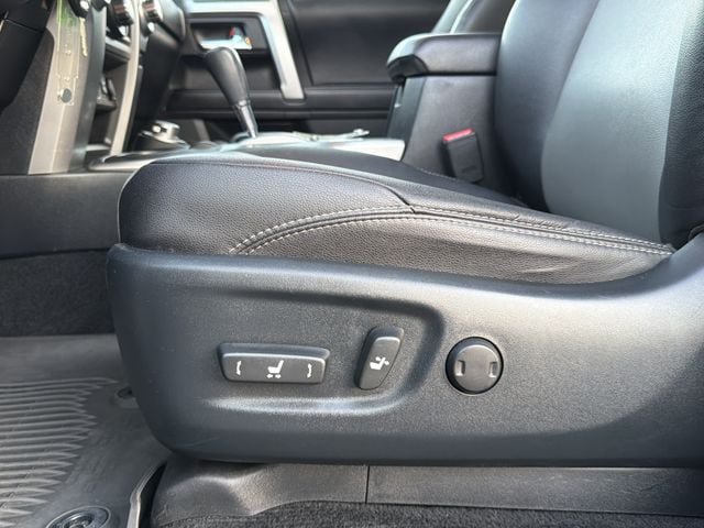 Used 2018 Toyota 4Runner SR5 Premium AWD/4WD image 21
