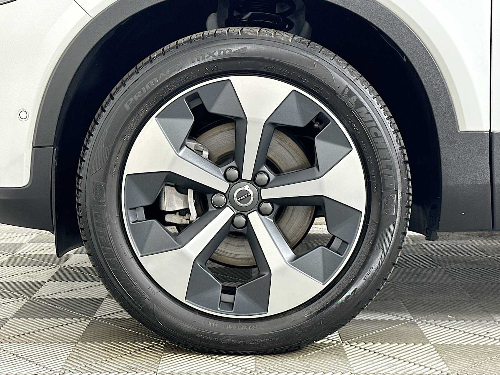Used 2023 Volvo XC40 B5 Plus w/ Protection Package Premier AWD/4WD image 30