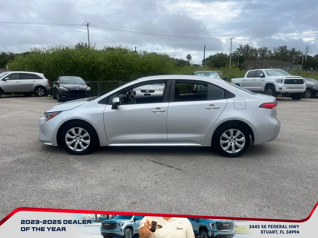 Used 2023 Toyota Corolla LE image 6