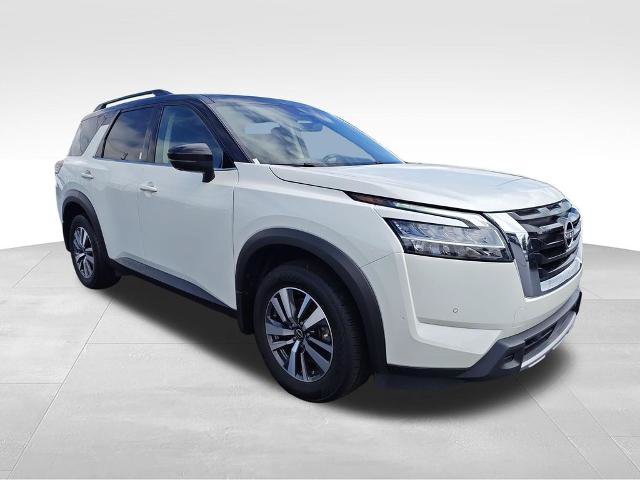 Certified 2024 Nissan Pathfinder SL w/ Cargo Package AWD/4WD image 7