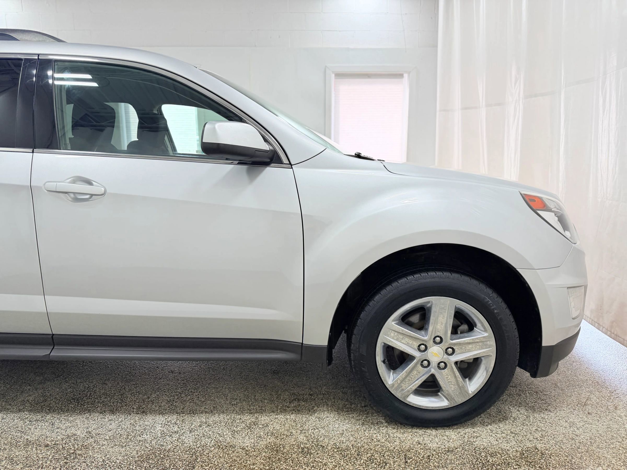 Used 2016 Chevrolet Equinox LT w/ Convenience Package image 8
