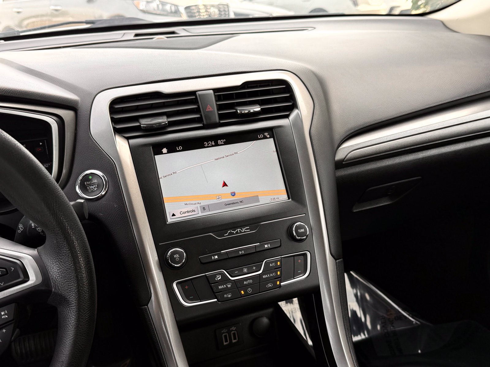 Used 2019 Ford Fusion SE FWD image 29