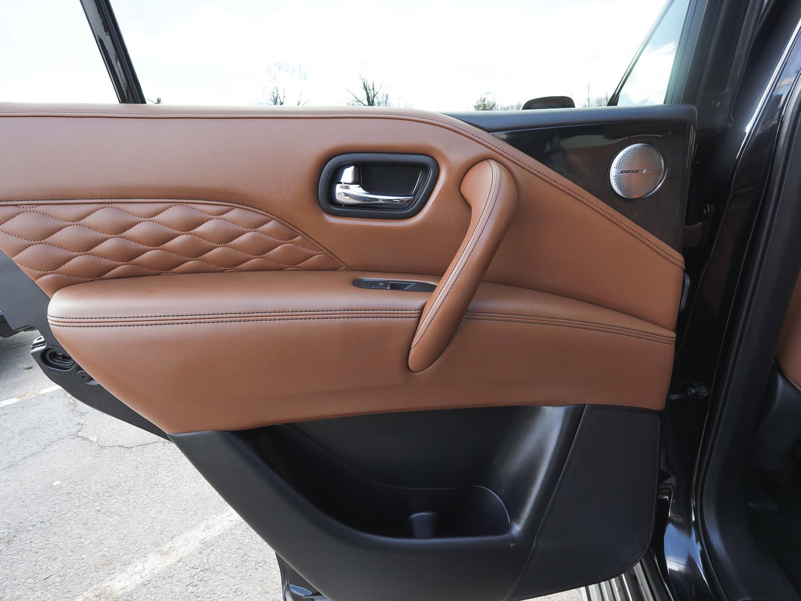 Used 2024 INFINITI QX80 Sensory AWD/4WD image 10