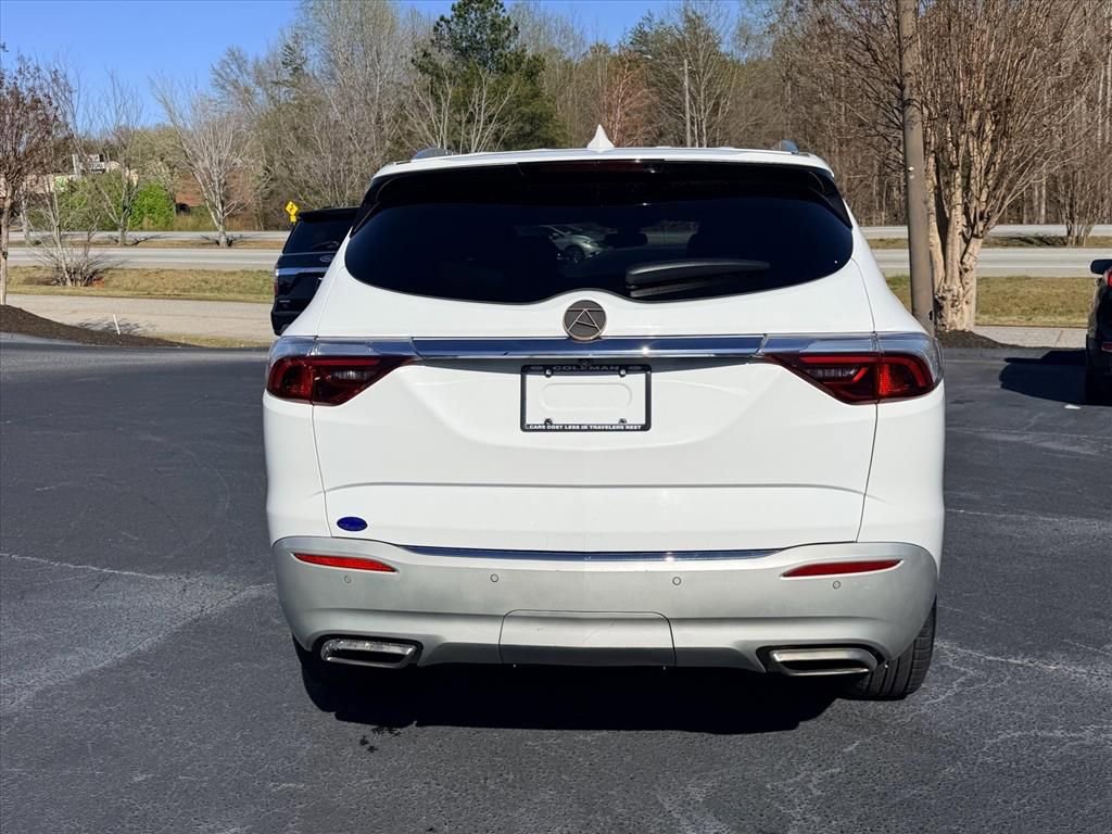 Used 2023 Buick Enclave Essence image 5