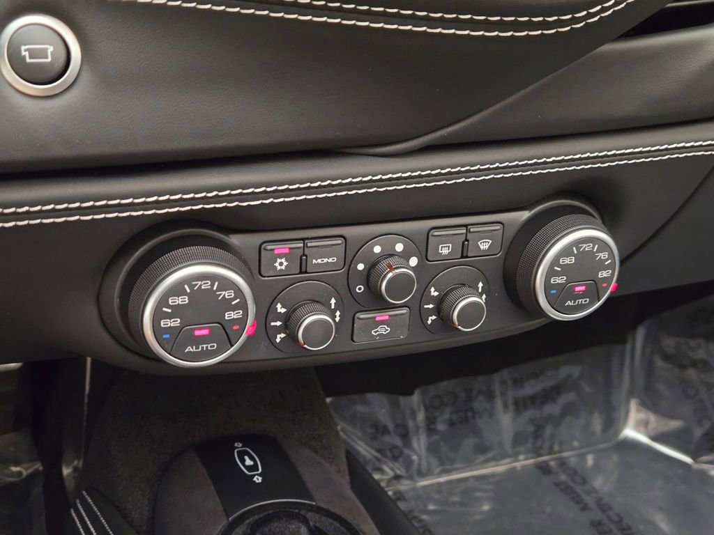 Used 2018 Ferrari 488 Spider image 36