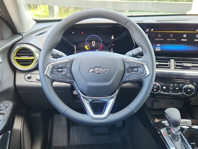 New 2026 Chevrolet Trax ACTIV w/ Sunroof Package FWD image 21