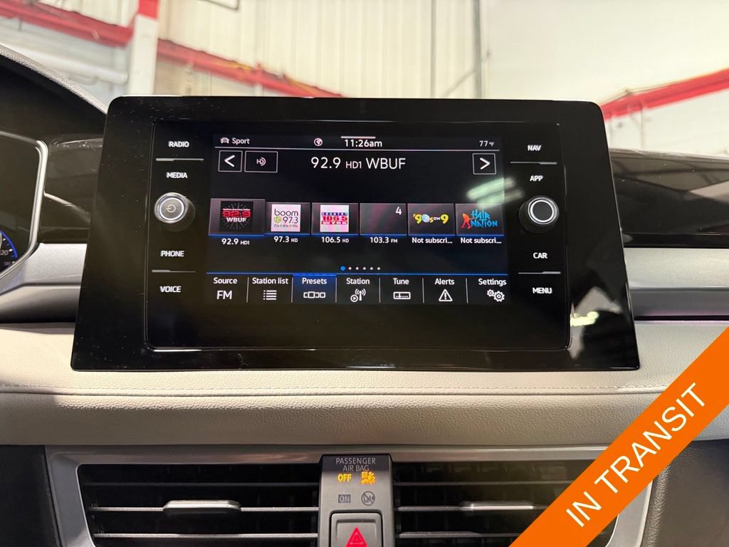 Used 2025 Volkswagen Taos SEL AWD/4WD image 10