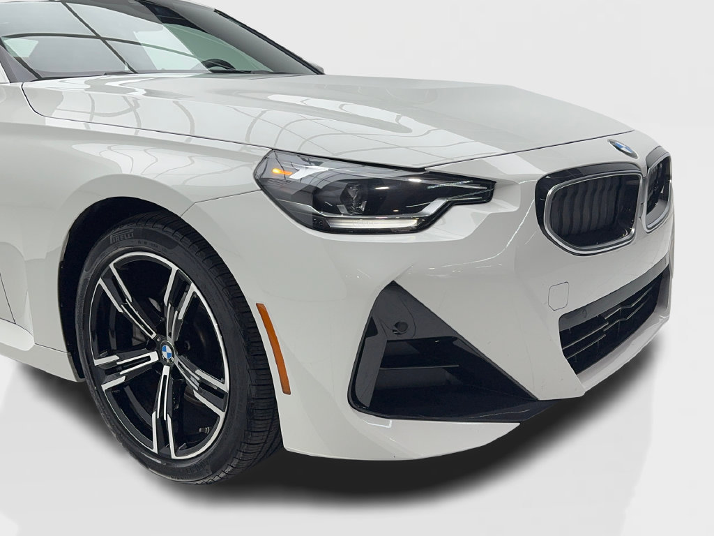 Used 2025 BMW 230i xDrive Coupe AWD/4WD image 4