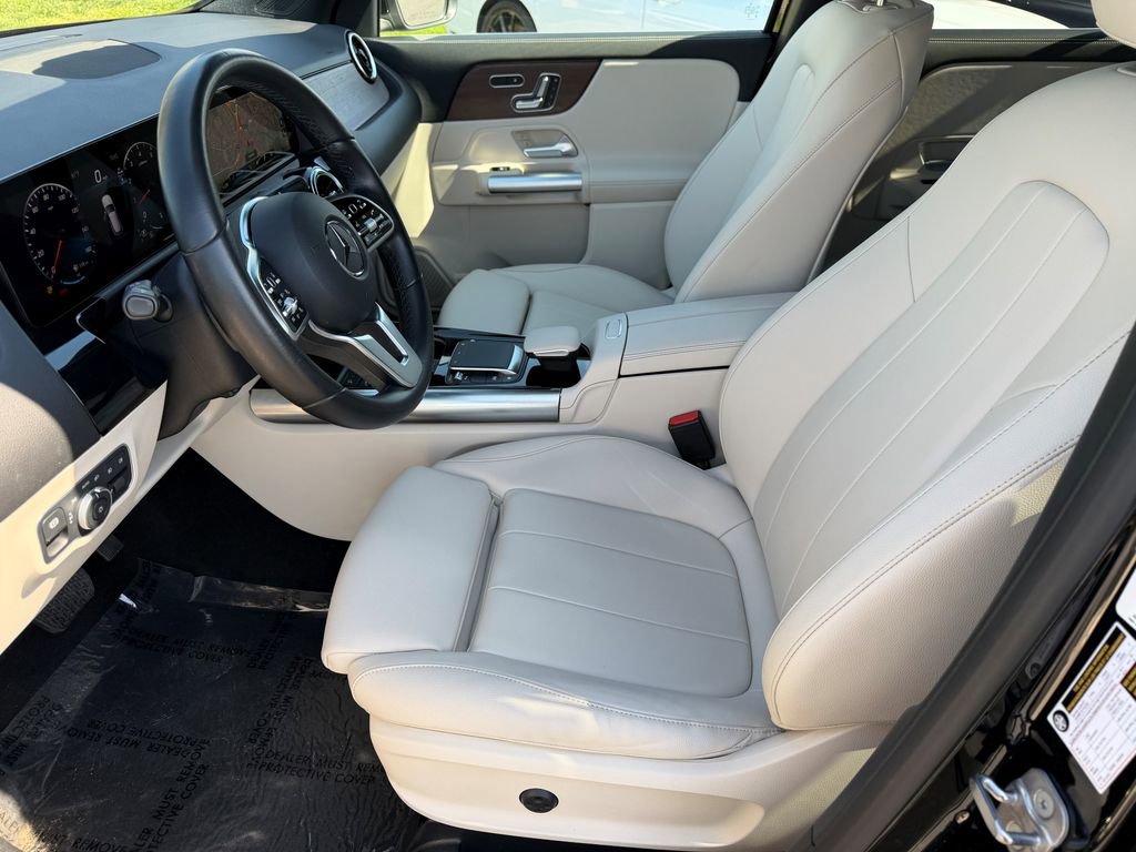 Used 2023 Mercedes-Benz GLA 250 4MATIC image 3