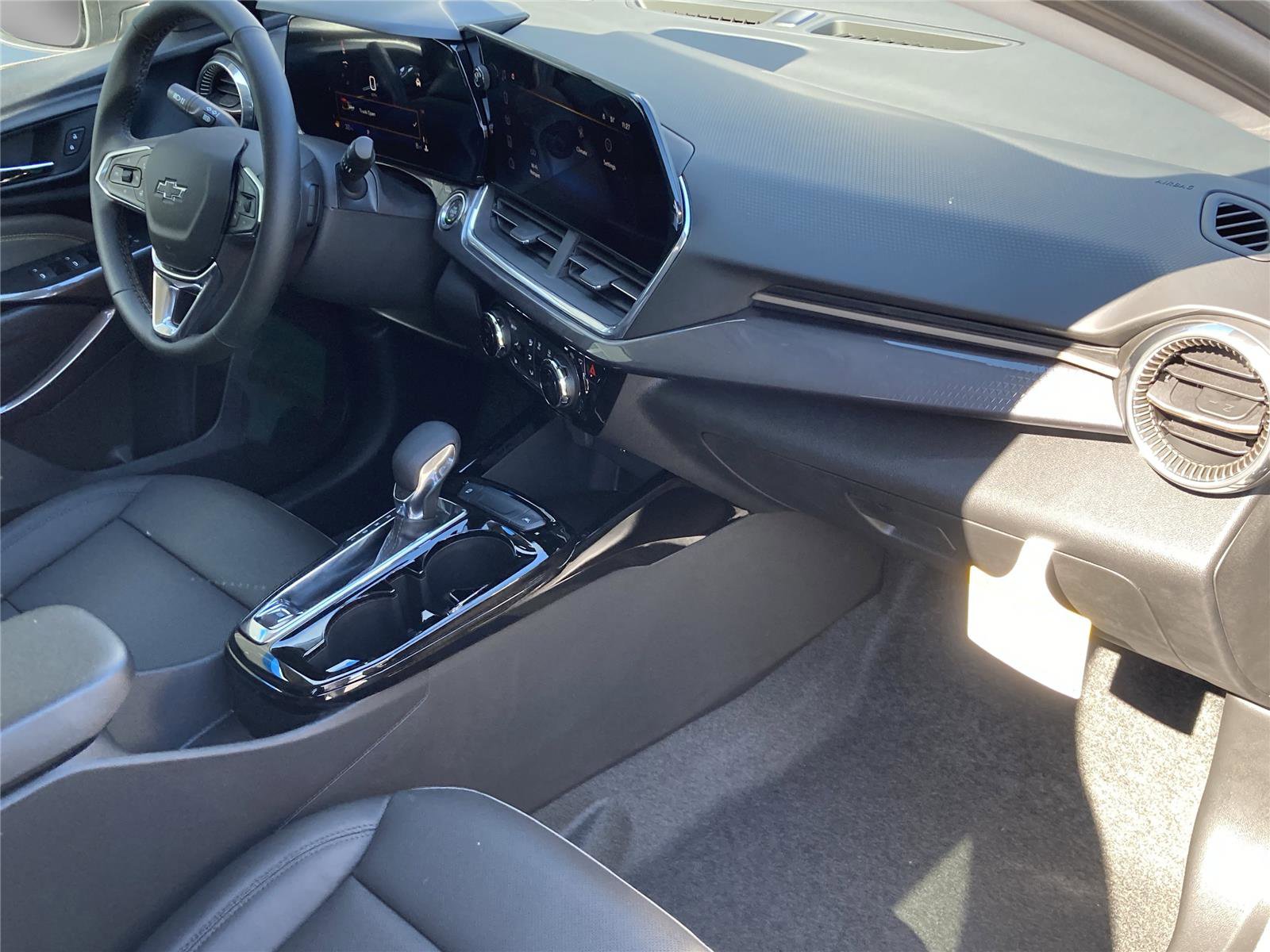 New 2026 Chevrolet Trax ACTIV w/ Driver Confidence Package image 18