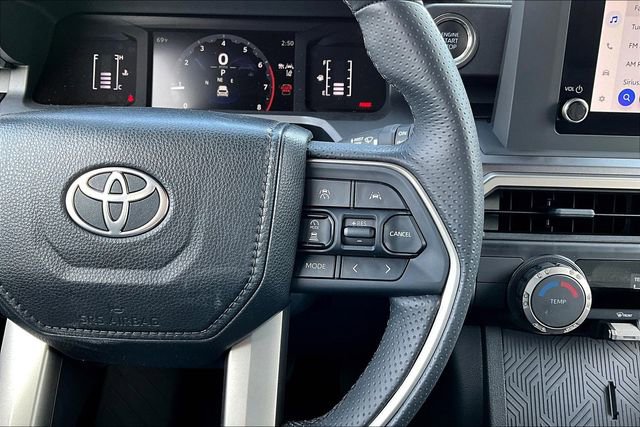 Used 2025 Toyota 4Runner SR5 AWD/4WD image 12