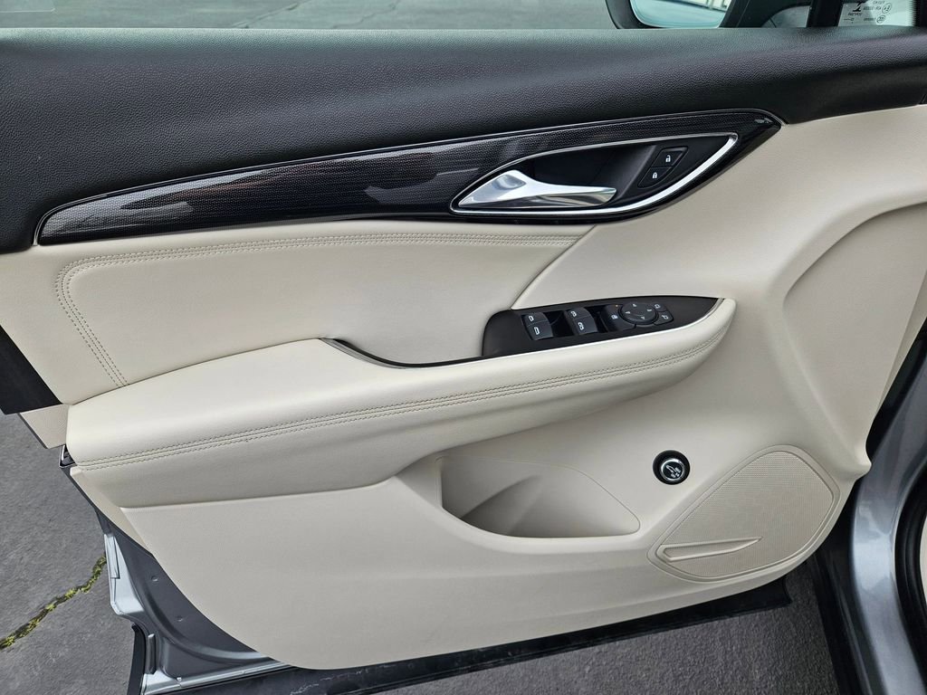 Used 2023 Buick Envision Preferred image 10