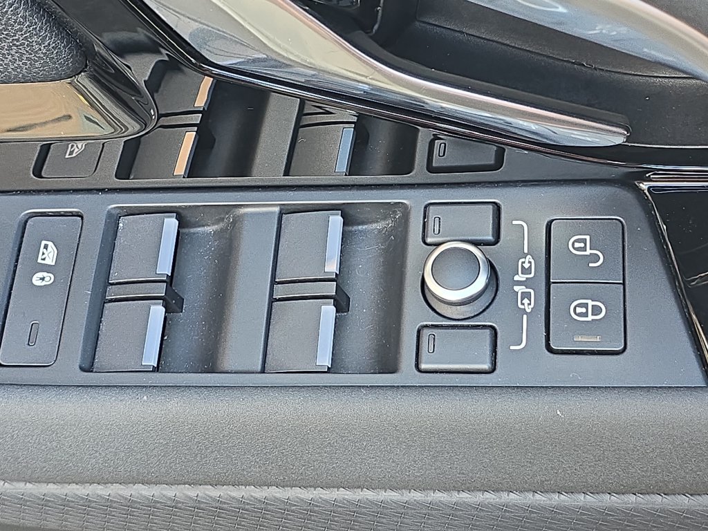 Used 2020 Land Rover Range Rover Evoque S AWD/4WD image 29