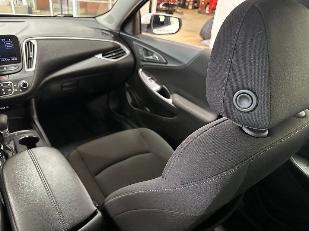 Used 2023 Chevrolet Malibu LT image 12