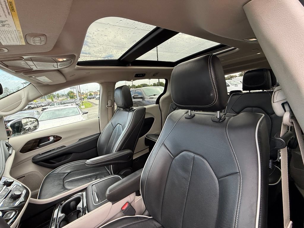 Used 2023 Chrysler Pacifica Limited w/ Uconnect Theater Family Group AWD/4WD image 13