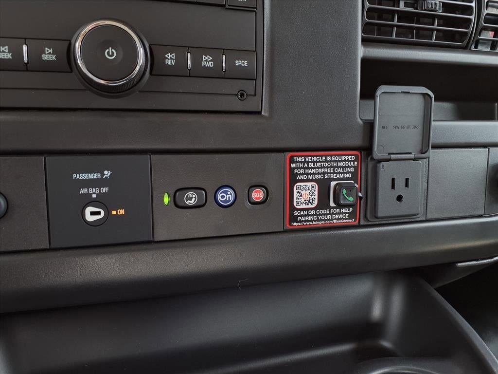 Used 2025 Chevrolet Express 3500 w/ Driver Convenience Package image 18