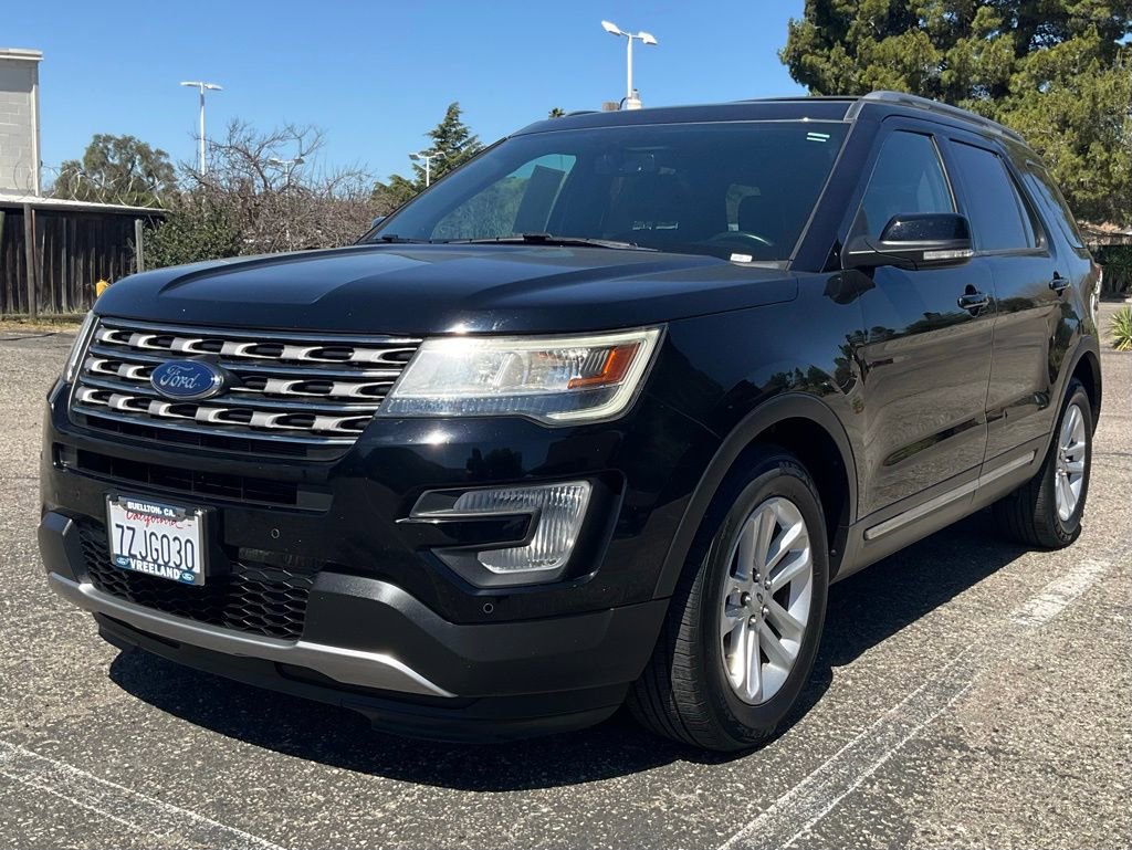 Used 2017 Ford Explorer XLT w/ Equipment Group 202A image 49
