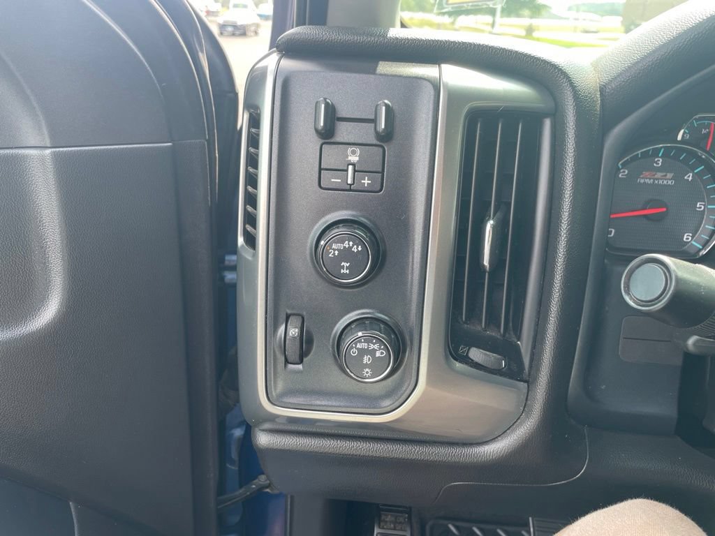 Used 2017 Chevrolet Silverado 1500 LT w/ All Star Edition AWD/4WD image 25