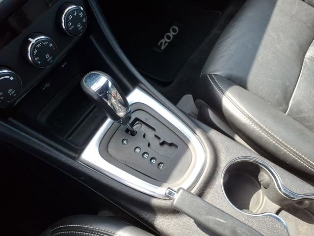 Used 2011 Chrysler 200 Limited FWD image 20
