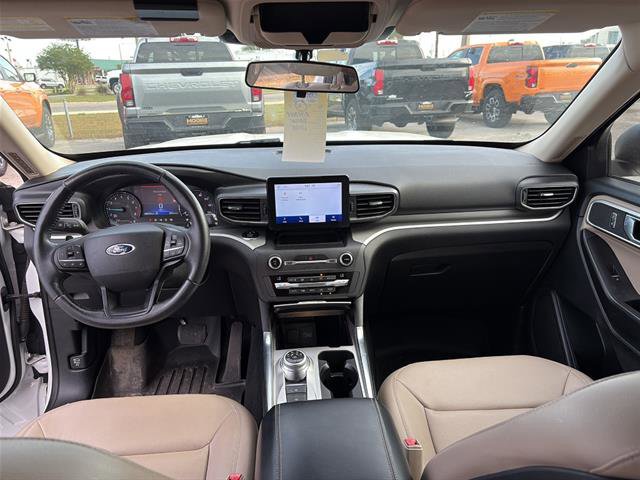 Used 2020 Ford Explorer XLT w/ Equipment Group 202A image 17