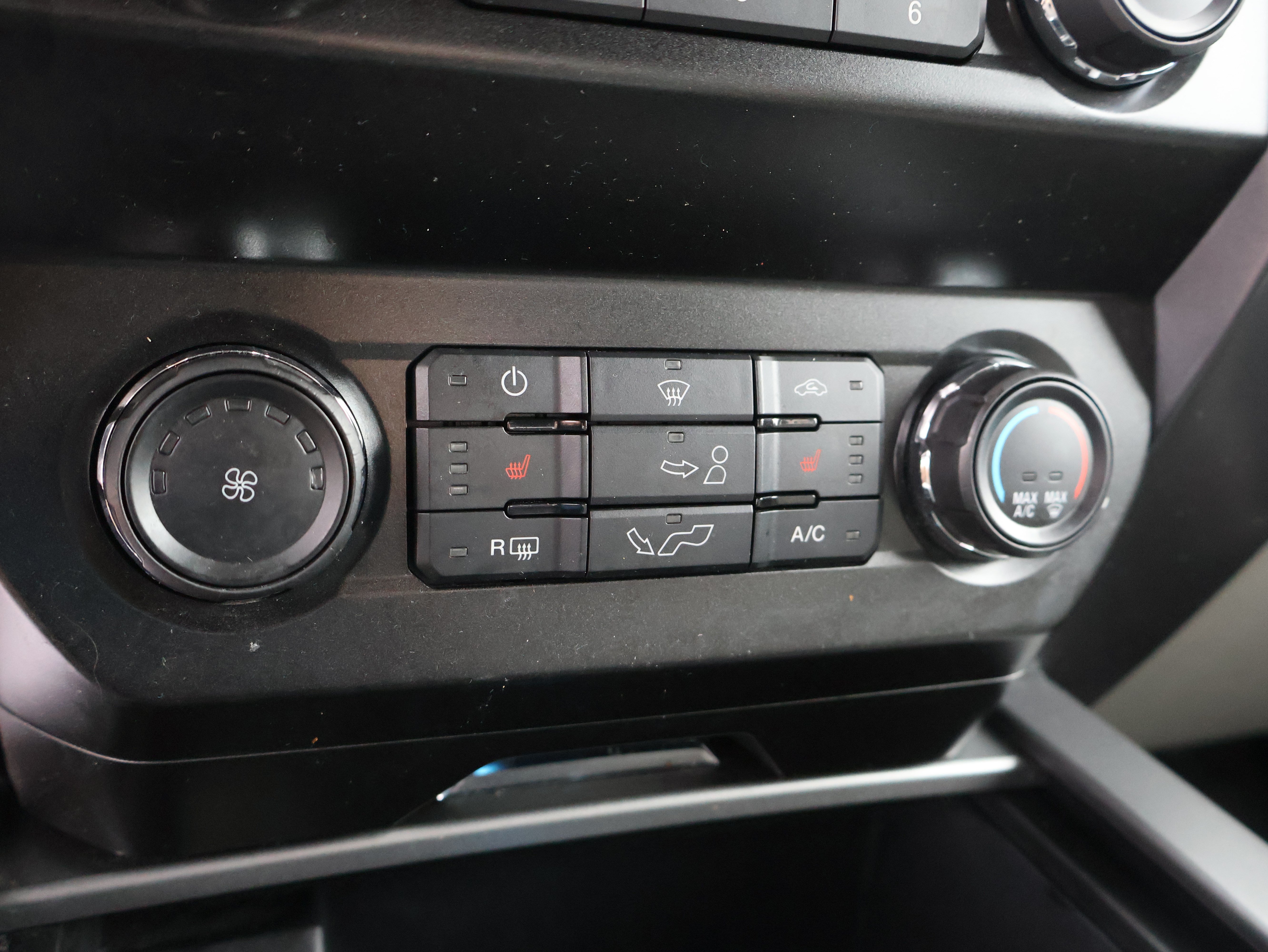 Used 2019 Ford F150 XLT w/ Equipment Group 302A Luxury AWD/4WD image 21