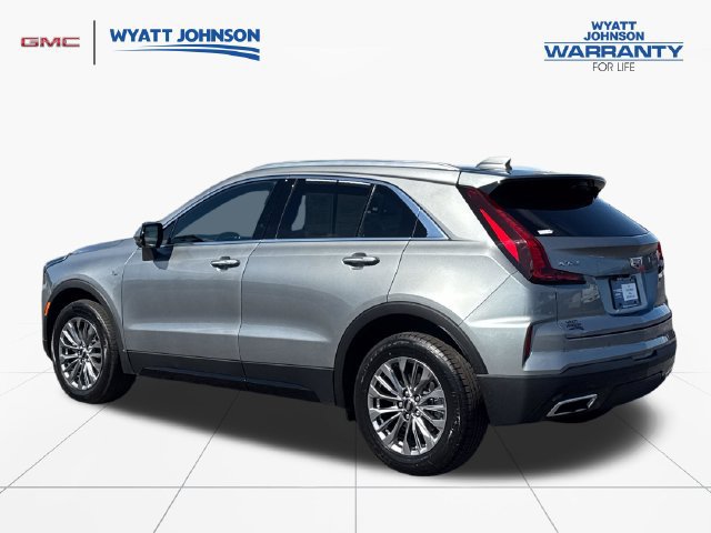 Used 2025 Cadillac XT4 Premium Luxury FWD image 3
