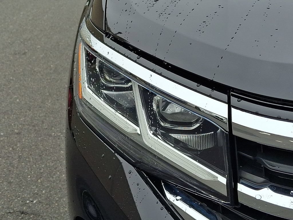 Used 2023 Volkswagen Atlas SE w/ Black Wheel Package AWD/4WD image 12