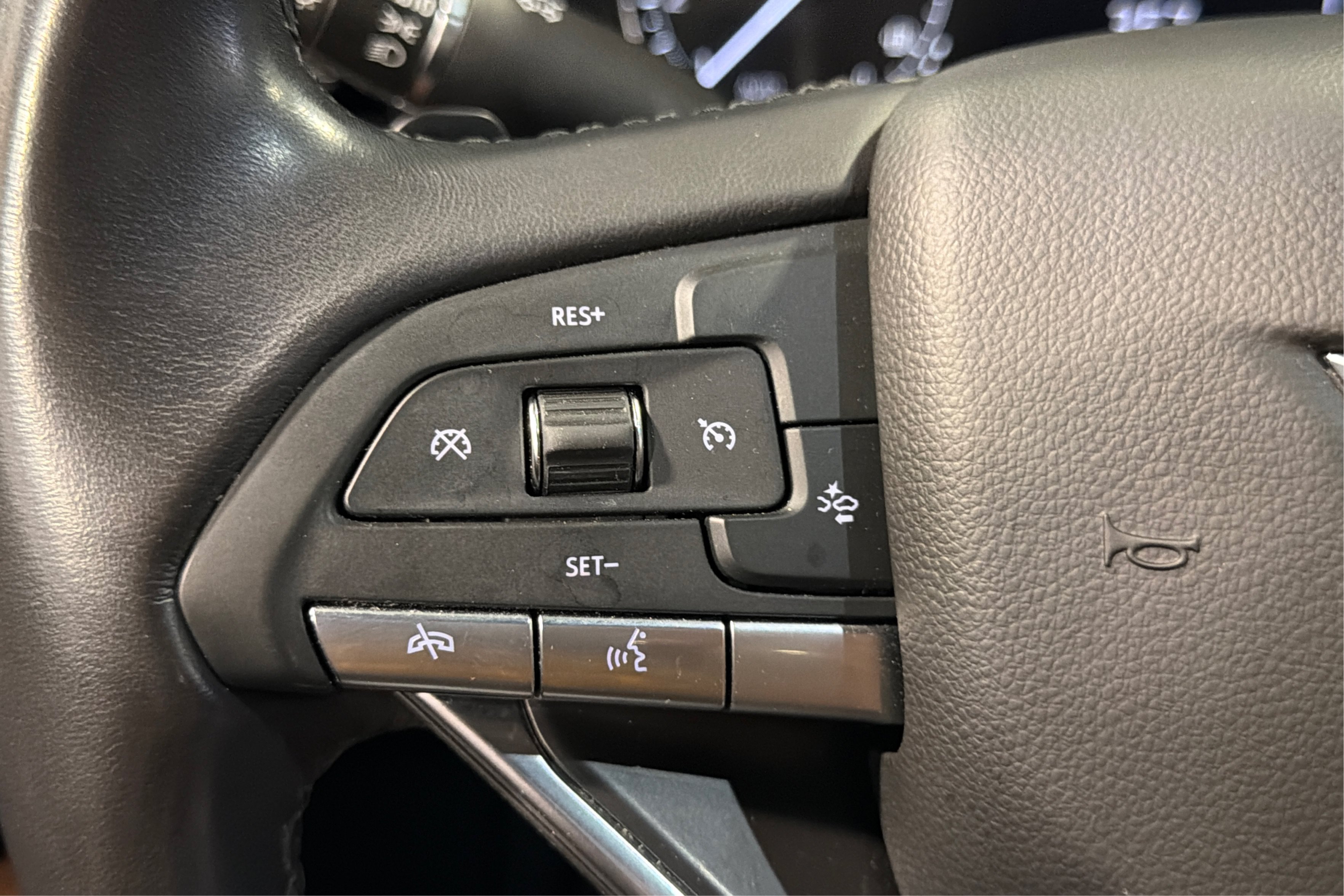 Used 2022 Cadillac XT6 Luxury AWD/4WD image 25