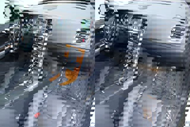 Used 2016 Volvo S60 T5 Inscription Platinum image 27